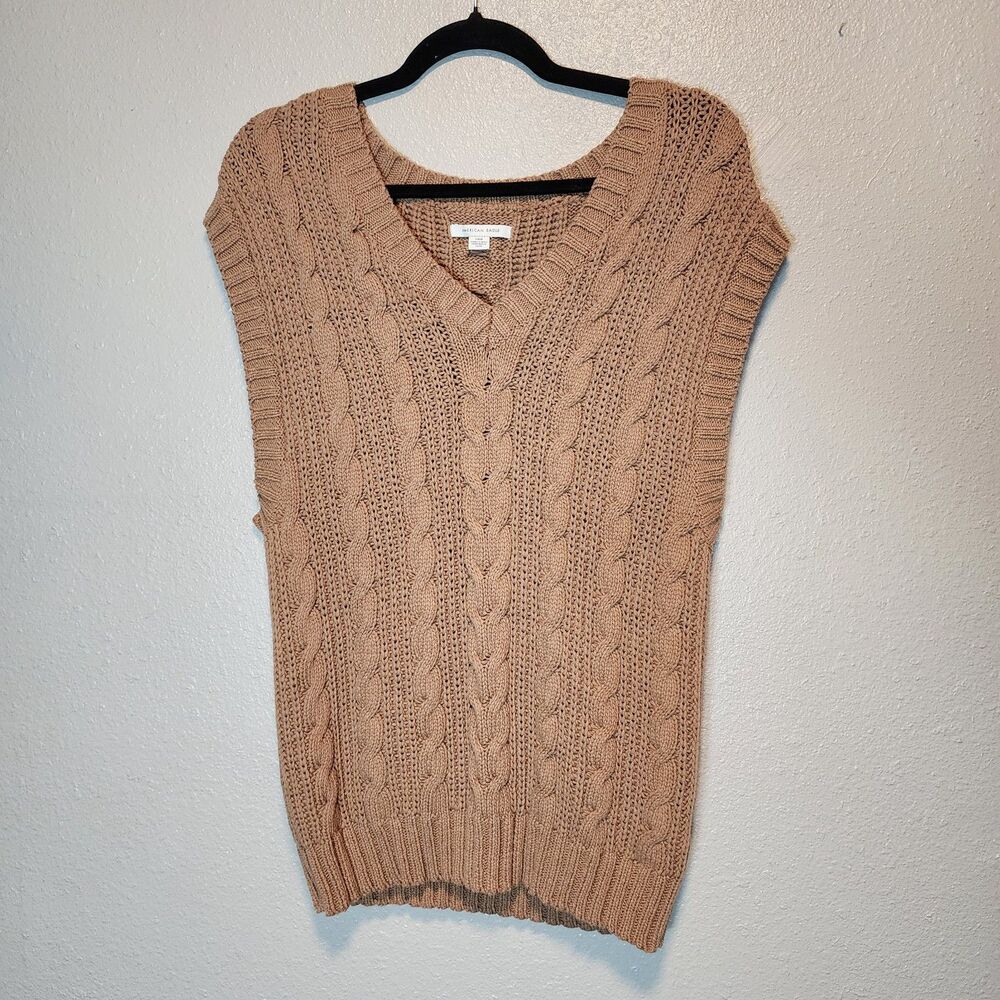 American Eagle Cable Knit Sweater Vest Womens Large Tan Camel V Neck Chunky